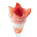 タカノフルーツパーラー(Takano Fruit Parlour) 苺アフタヌーンティー｜写真1