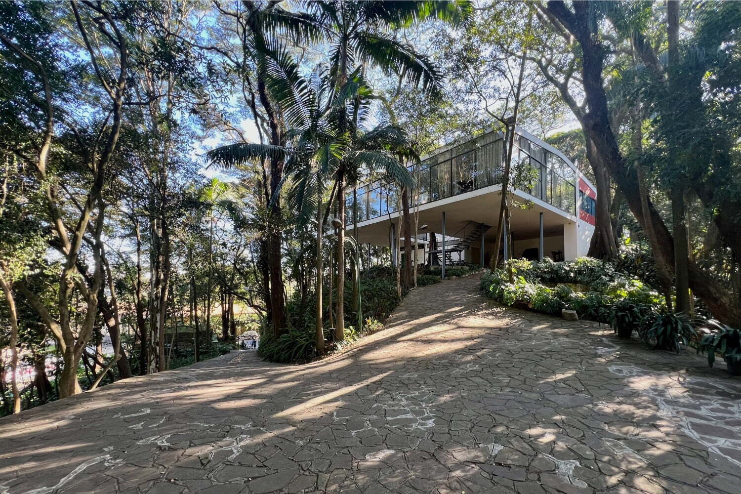 美術館｜ル・コルビュジエら“住宅の革新”に迫る展覧会「リビング・モダニティ 住まいの実験」国立新美術館で