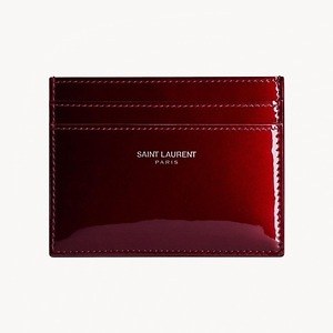 サンローランのメンズ財布、“艶やかボルドー”パテントレザーの二つ折り財布＆カードケース - ファッションプレス
