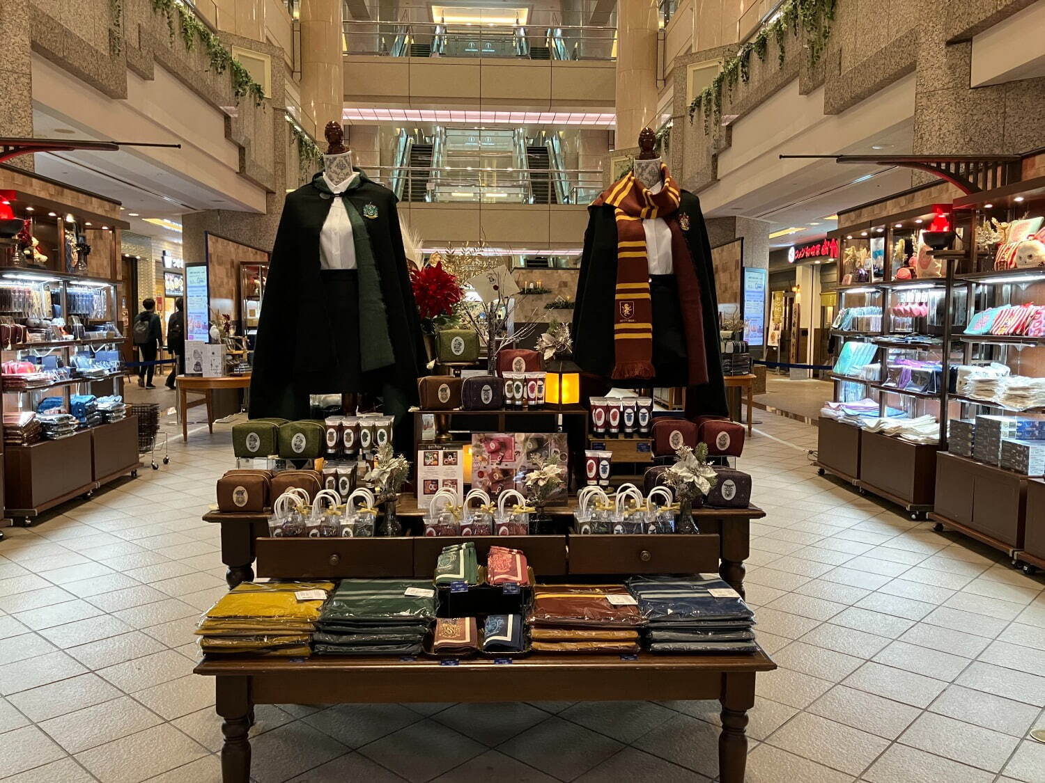「ハリー・ポッター」のクリスマスイベントがマークイズ 福岡ももちで初開催、巨大ツリーや特別上映も｜写真5