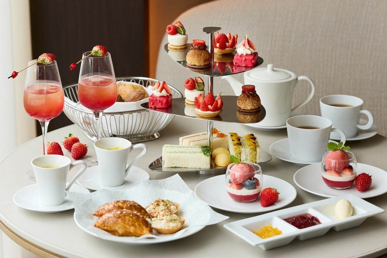 ピスタチオスイーツ｜フォーシーズンズホテル丸の内 東京“苺×チョコ”アフタヌーンティー、バレンタインには花束と共に
