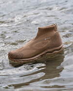 ミズノ×ノンネイティブ“ブーツ着想”ミッドカットスニーカーにオールブラウンの新色、ゴアテックスを搭載｜写真18