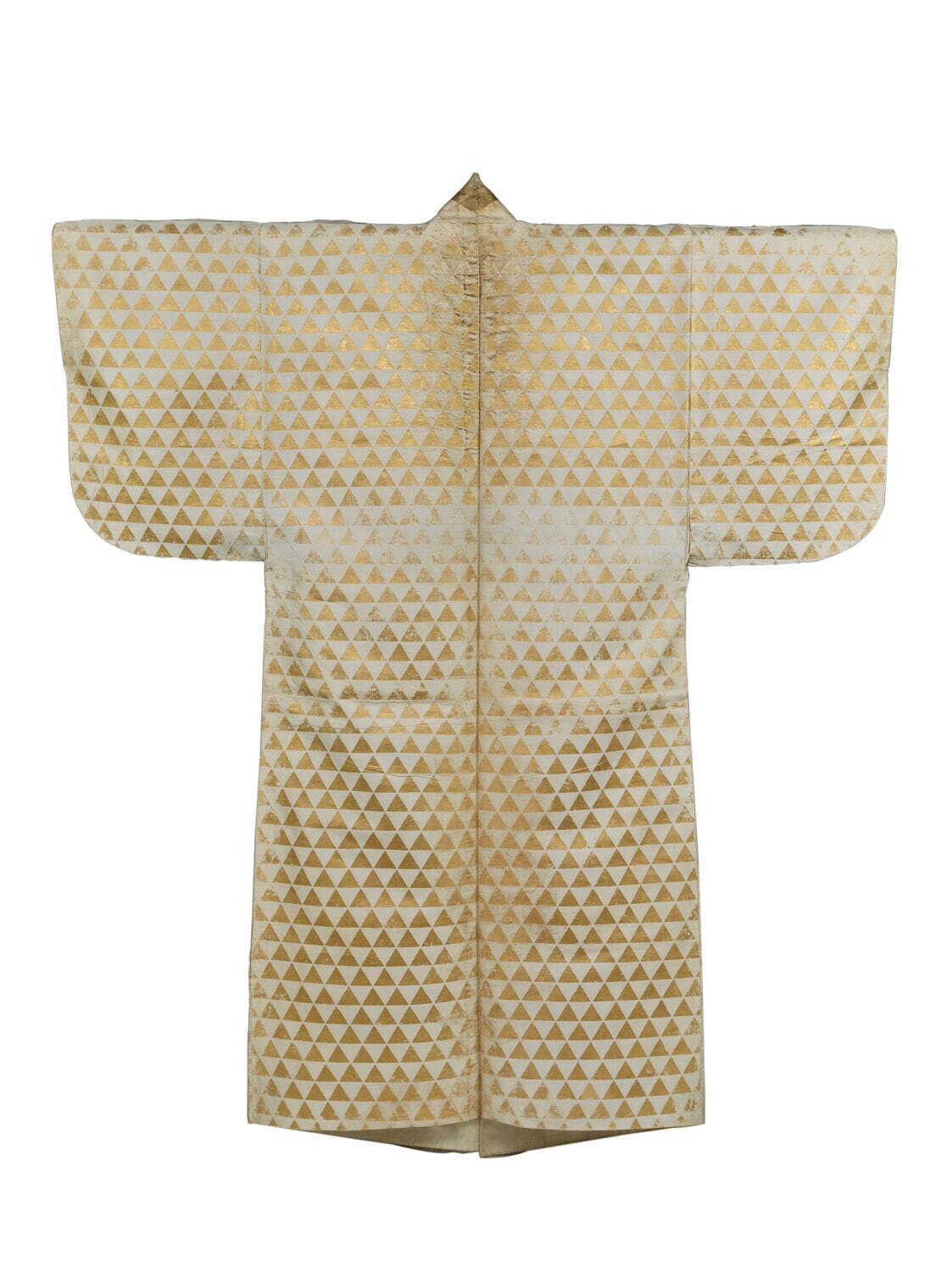 《摺箔 白地鱗模様》 江戸時代 18世紀 東京国立博物館蔵