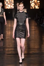 ディーゼル ブラック ゴールド 2015年春夏ウィメンズコレクション - セクシー＆ロックであれ！｜写真2