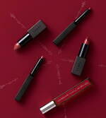 THREE25年バレンタインコスメ、お守りデザインの細芯リップ＆“グレーパール煌めく”ピンクリップ｜写真8