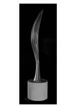 ティー・ティー髙橋大雅"東京初"の展覧会、衣服・彫刻作品やヴィンテージ服飾資料などが草月会館に｜写真9