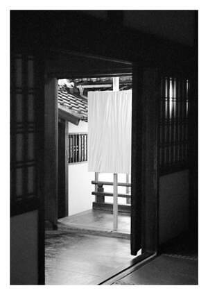 ティー・ティー髙橋大雅"東京初"の展覧会、衣服・彫刻作品やヴィンテージ服飾資料などが草月会館に｜写真6