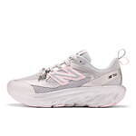 ガニー×ニューバランス“蝶のチャーム付き”スニーカー、淡いピンクを配したグレーのメッシュアッパー｜写真8