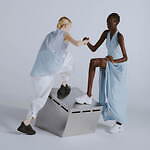 OAO×ハルノブムラタ“ゴールドプレート煌めく”厚底レザースニーカー、オールホワイトorブラック｜写真23