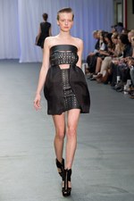 光と色彩が織り成す、エミリオ デ ラ モレナの2011年春夏コレクション：ロンドン・ファッション・ウィーク｜写真2