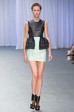 光と色彩が織り成す、エミリオ デ ラ モレナの2011年春夏コレクション：ロンドン・ファッション・ウィーク｜写真8