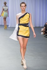 光と色彩が織り成す、エミリオ デ ラ モレナの2011年春夏コレクション：ロンドン・ファッション・ウィーク｜写真10