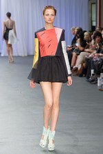 光と色彩が織り成す、エミリオ デ ラ モレナの2011年春夏コレクション：ロンドン・ファッション・ウィーク｜写真11