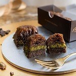 松屋銀座「トルコベーカリーフェア」粗挽きピスタチオ溢れる“バクラヴァ”新スイーツや惣菜パン“ボヨズ”｜写真6