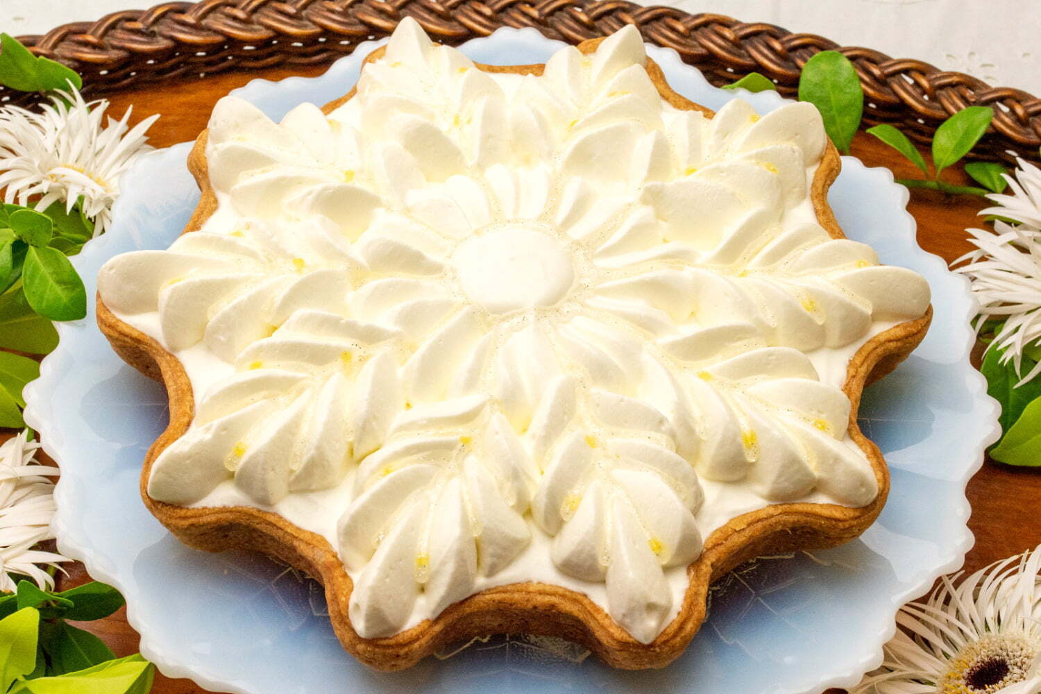 フルーツタルト｜キル フェ ボンの冬限定タルト、“雪の結晶風クリーム”オレンジチョコレートやイチゴショート風