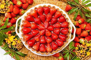 キル フェ ボンの冬限定タルト、“雪の結晶風クリーム”オレンジチョコレートやイチゴショート風｜写真4