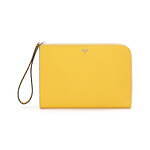 フェンディ“鮮やかイエロー”のメンズ財布、“セレリア”ステッチ入りの二つ折り財布＆クラッチバッグ｜写真6