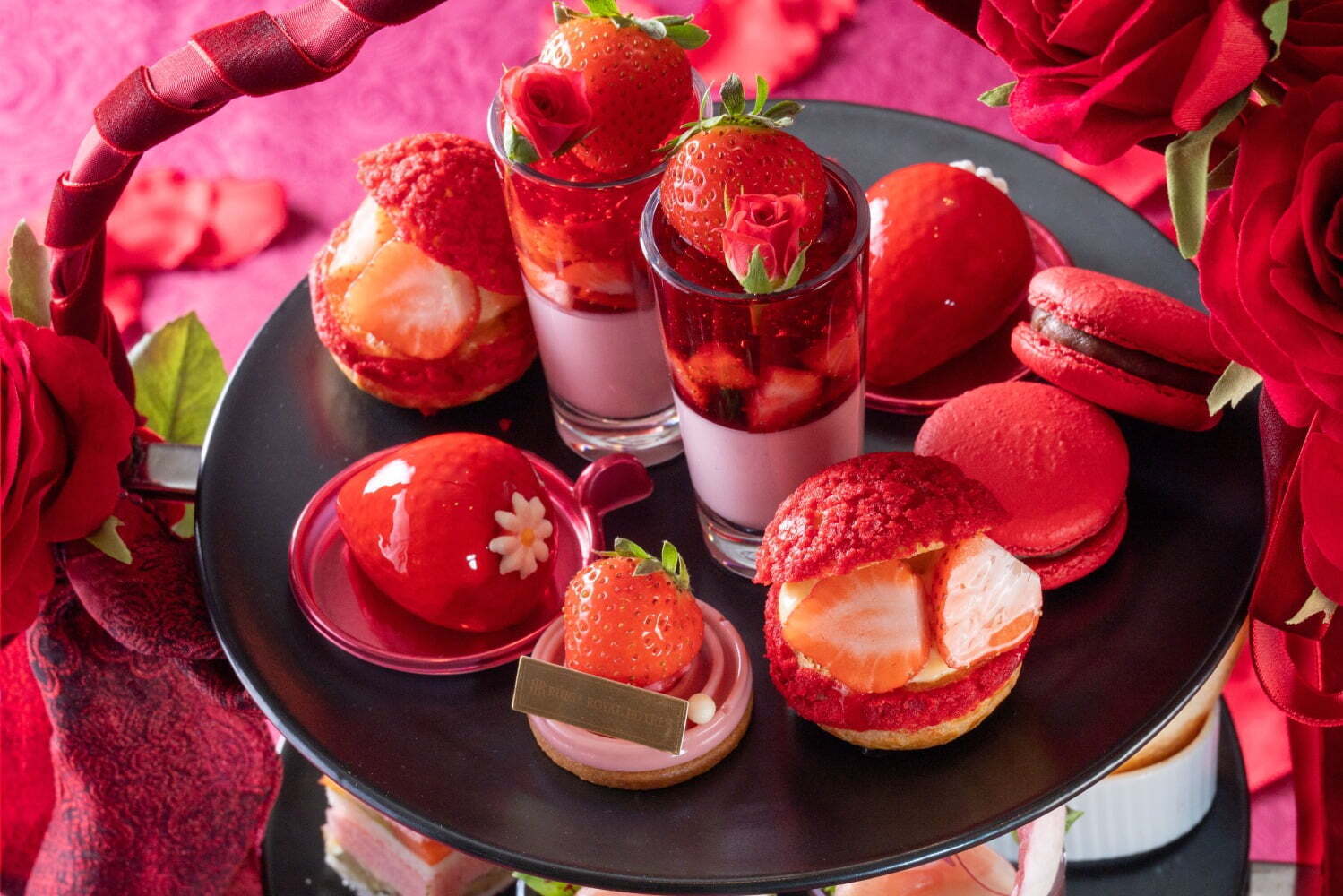 ブランマンジェ｜リーガロイヤルホテル東京「真紅のバラ」苺アフタヌーンティー、とちあいかのタルトなど真っ赤なスイーツ