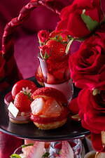 リーガロイヤルホテル東京「真紅のバラ」苺アフタヌーンティー、とちあいかのタルトなど真っ赤なスイーツ｜写真7