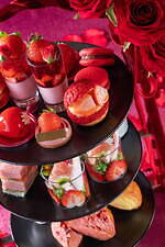 リーガロイヤルホテル東京「真紅のバラ」苺アフタヌーンティー、とちあいかのタルトなど真っ赤なスイーツ｜写真6