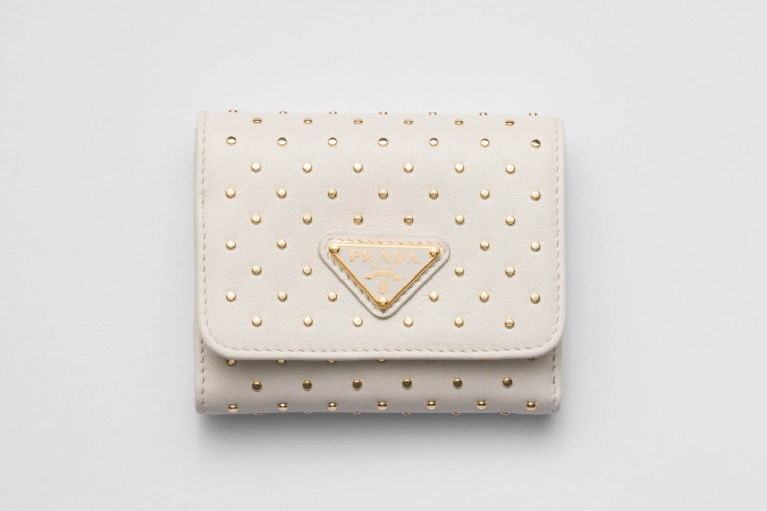 【スタッズがポイント】PRADA スタッズドレザー 財布 ギフトにも cq5dam.web.hebebed.600.600.jpg
