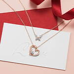 カナル 4℃クリスマスジュエリー、“Love”の手書き文字風ハート型ネックレス｜写真2