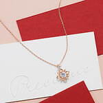 カナル 4℃クリスマスジュエリー、“Love”の手書き文字風ハート型ネックレス｜写真4