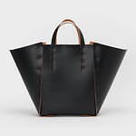 エンダースキーマの25年冬春、“ハイヒール”フォルムのチェーンバッグ＆型押しレザーのミニ財布など｜写真35