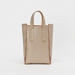 エンダースキーマの25年冬春、“ハイヒール”フォルムのチェーンバッグ＆型押しレザーのミニ財布など｜写真29