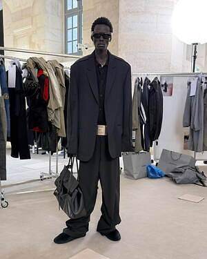 バレンシアガ(BALENCIAGA) 2025年秋ウィメンズ&メンズコレクション  - 写真18