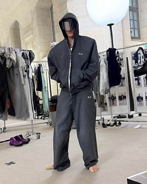 バレンシアガ(BALENCIAGA) 2025年秋ウィメンズ&メンズコレクション  - 写真35