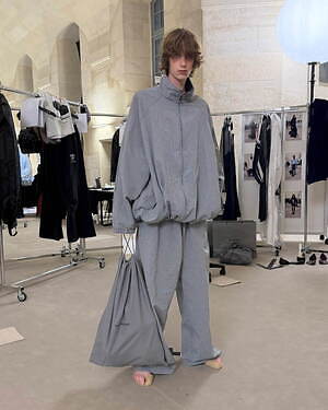 バレンシアガ(BALENCIAGA) 2025年秋ウィメンズ&メンズコレクション  - 写真36