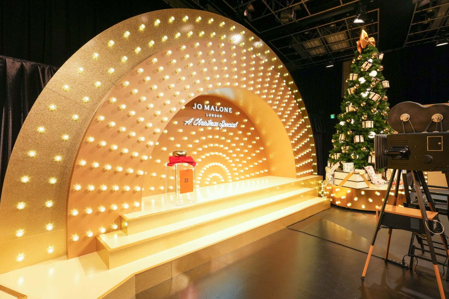 表参道ヒルズ｜ジョー マローン ロンドン表参道のクリスマス、限定フレグランス＆「TVスタジオ風」写真撮影