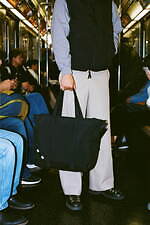 サタデーズ ニューヨークシティ×POTR、“陰影”シワ加工ナイロンの2WAYバッグやウォレット｜写真30