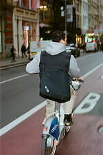 サタデーズ ニューヨークシティ×POTR、“陰影”シワ加工ナイロンの2WAYバッグやウォレット｜写真35