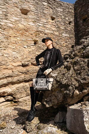 マーク ＆ ロナ(MARK & LONA) 2024-25年秋冬ウィメンズ&メンズコレクション  - 写真17