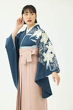 きものやまと25年卒業袴、咲き誇る“菊や百合”描いた着物＆水引き刺繍の袴｜写真20