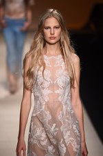 アルベルタ フェレッティ 2015春夏コレクション - 自然への賛美と躍動的なフローラルボヘミアン｜写真22