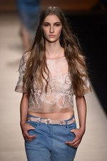 アルベルタ フェレッティ 2015春夏コレクション - 自然への賛美と躍動的なフローラルボヘミアン｜写真24