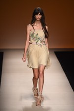 アルベルタ フェレッティ 2015春夏コレクション - 自然への賛美と躍動的なフローラルボヘミアン｜写真50