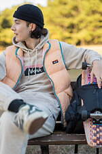 ナンガからポップカラーの24年冬ダウンジャケット、軽くて暖かい極薄ナイロン｜写真19