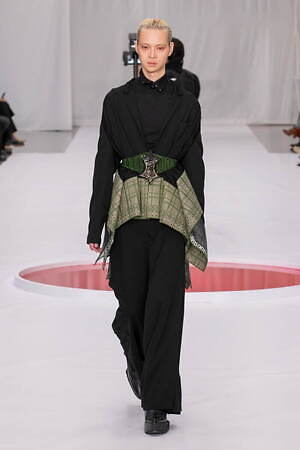 ユイマナカザト オートクチュール(YUIMA NAKAZATO Haute Couture ) 2024年春夏ウィメンズ&メンズコレクション  - 写真9