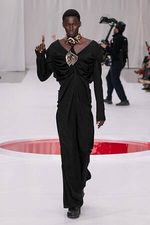 ユイマナカザト オートクチュール(YUIMA NAKAZATO Haute Couture ) 2024年春夏ウィメンズ&メンズコレクション  - 写真17