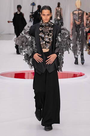 ユイマナカザト オートクチュール(YUIMA NAKAZATO Haute Couture ) 2024年春夏ウィメンズ&メンズコレクション  - 写真21