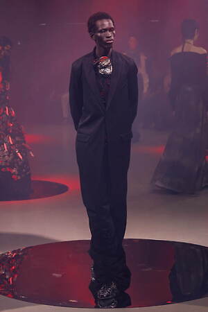 ユイマナカザト オートクチュール(YUIMA NAKAZATO Haute Couture ) 2024-25年秋冬ウィメンズ&メンズコレクション  - 写真2