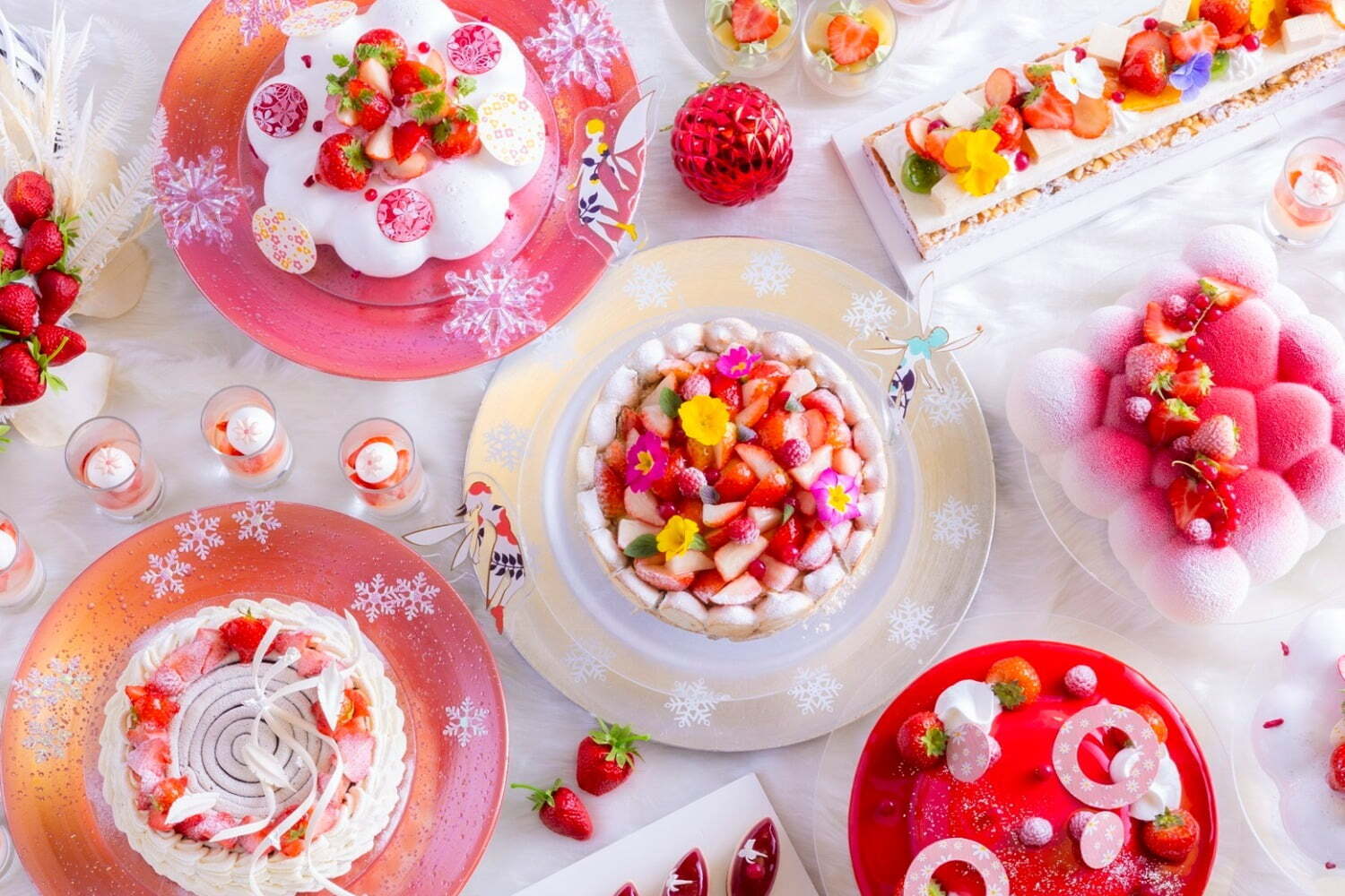 苺ビュッフェ｜ヒルトン大阪「妖精が棲む森」着想のクリスマススイーツビュッフェ、“紅茶香る”メレンゲ菓子＆苺プリン