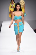 モスキーノ 2015年春夏コレクション - キュートでバブリー！バービーガールの世界へようこそ｜写真41