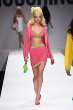 モスキーノ 2015年春夏コレクション - キュートでバブリー！バービーガールの世界へようこそ｜写真45