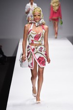 モスキーノ 2015年春夏コレクション - キュートでバブリー！バービーガールの世界へようこそ｜写真49