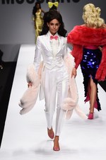 モスキーノ 2015年春夏コレクション - キュートでバブリー！バービーガールの世界へようこそ｜写真93